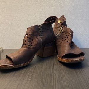 A.S 98 Brown Leather Wedges